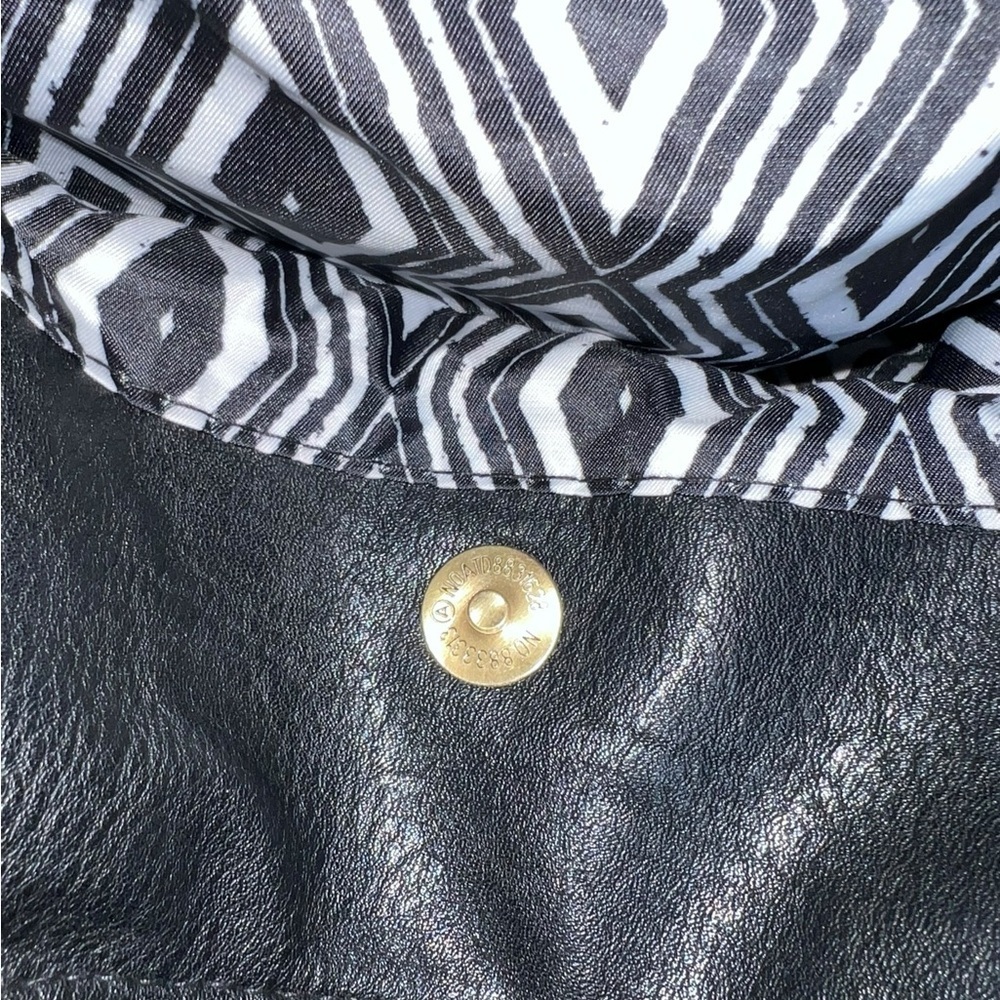Antik Kraft Black Vegan Leather Bag - Picture 6 of 7